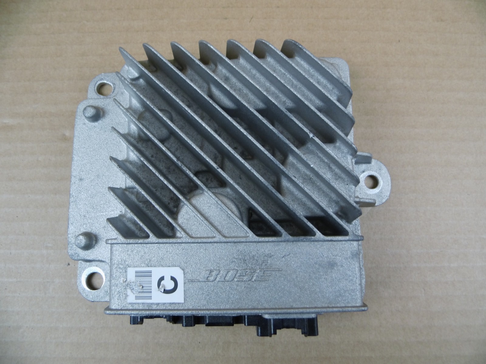 Nissan X-Trail T32 Rogue audio amplifier BOSE 280616FV0A