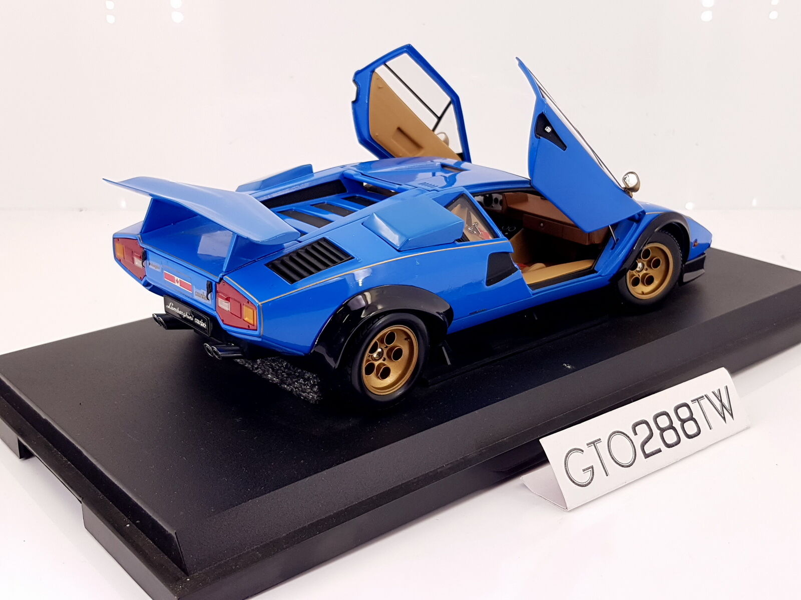 Kyosho 1:18 Lamborghini Countach LP500S Walter Wolf -Blue Kyosho 1:18 Lamborghini Countach LP500S Walter Wolf -Blue