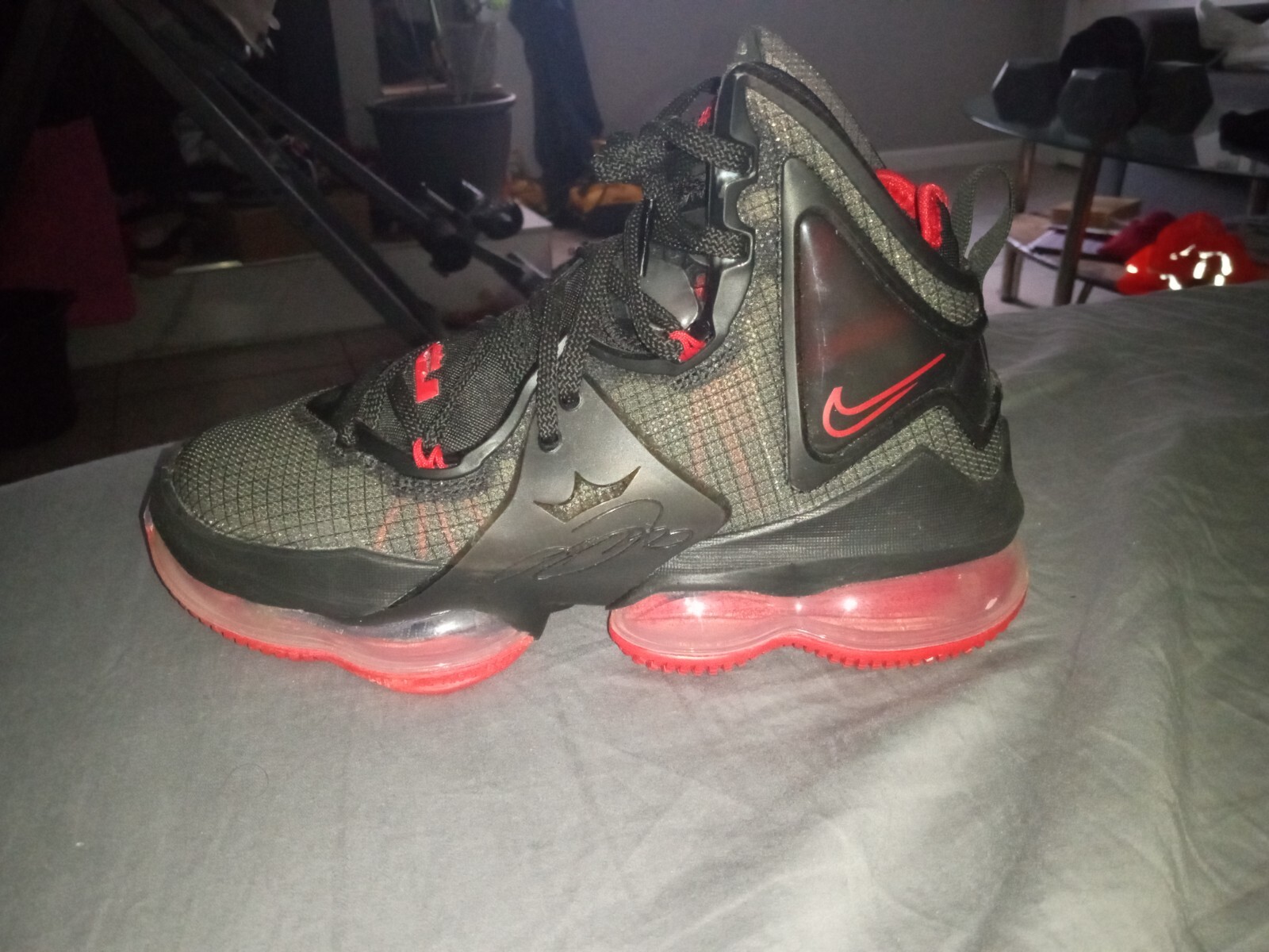 Nike Mens Lebron XIX 19 Nike Mens Lebron XIX 19