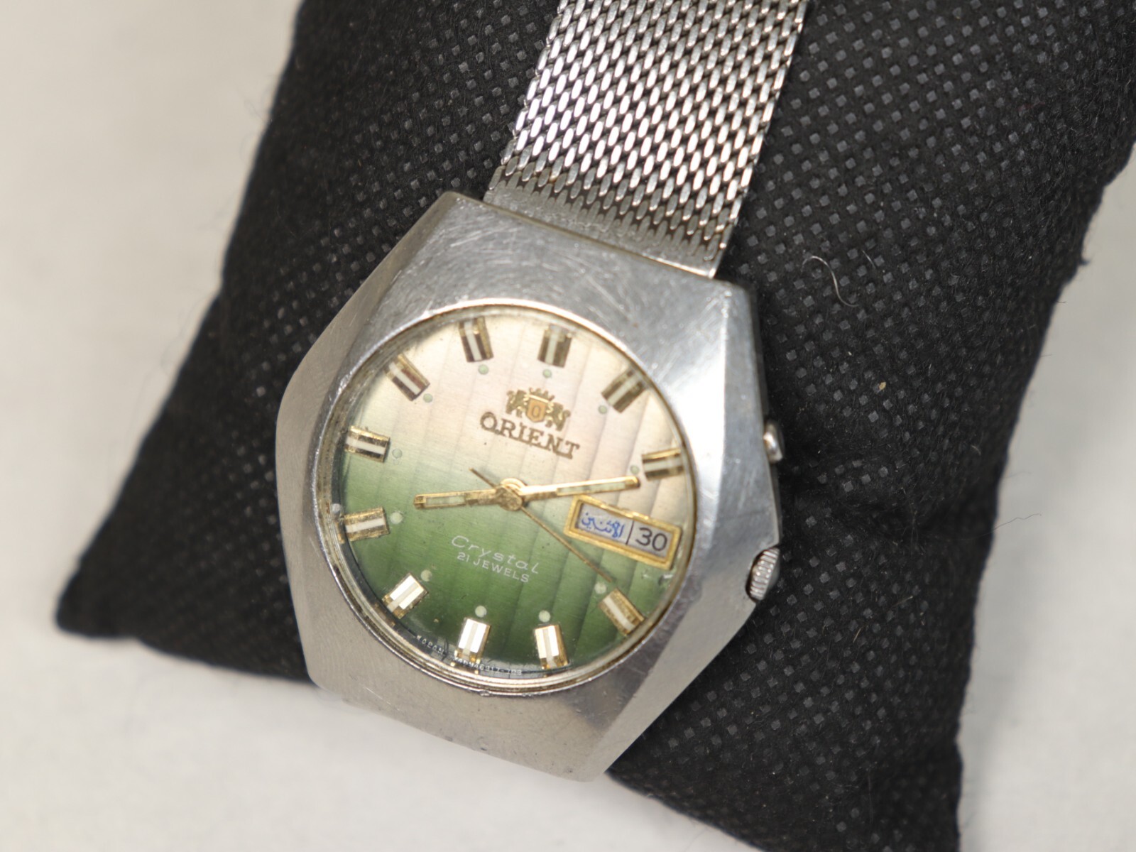 洋書 20%OFF: The Beauty of the Orient UG0Q003W | ORIENT: Quartz Contemporary Watch, Metal Strap