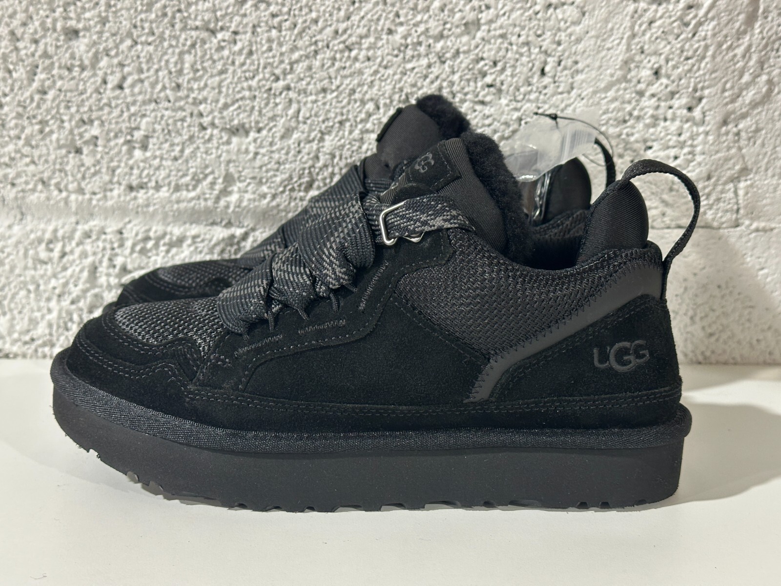 UGG スニーカー 1144022 ブラック　lowmel UGG Australia スニーカー W LOWMEL 1144032-BLK レディース