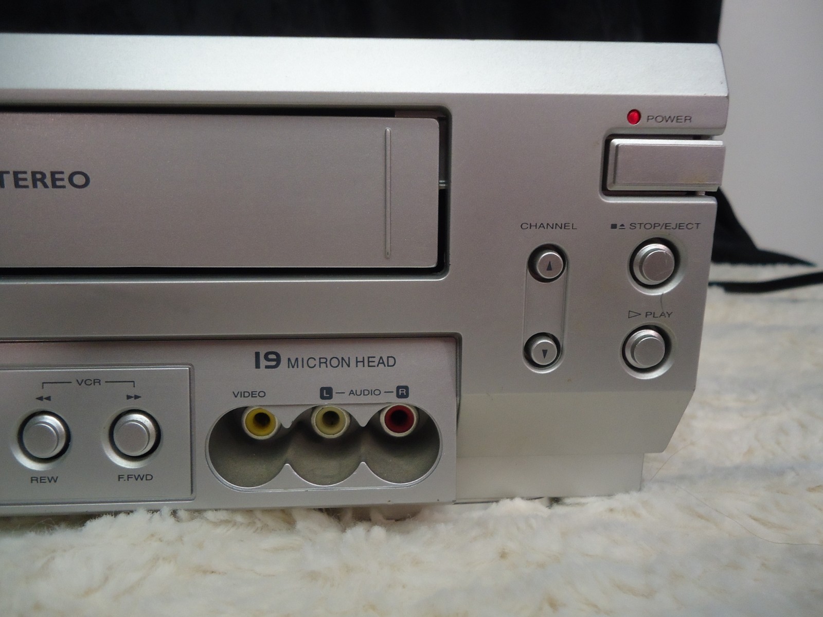 SYLVANIA VCR / DVD COMBO 4 HEAD MODEL SRD3900 ( no remote )