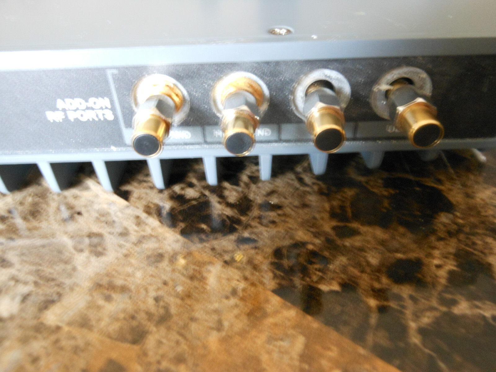 USED MobileAccess 1000-CELL-PCS4E-HL Dual Band-Cellular/PCS 4 Port Remote Hub