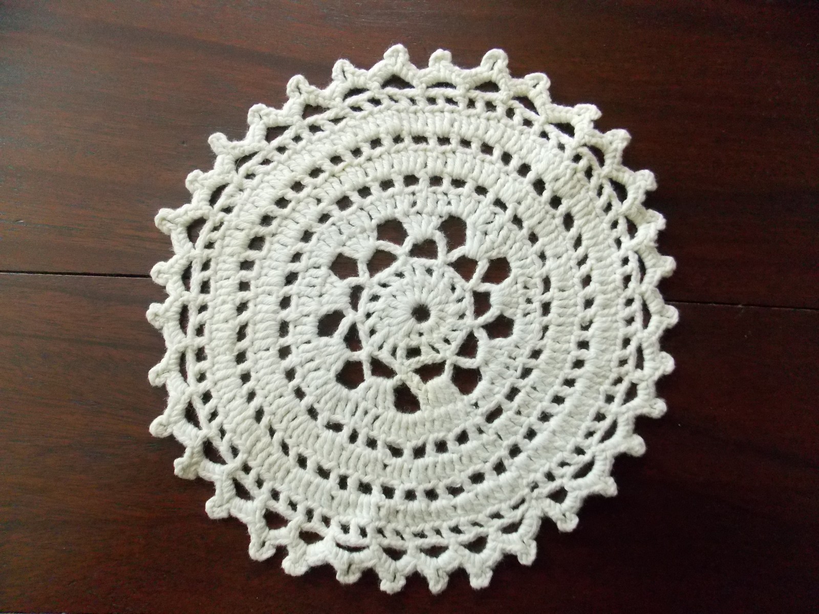 Five Vintage Handmade Crochet Doilies Cream   #42