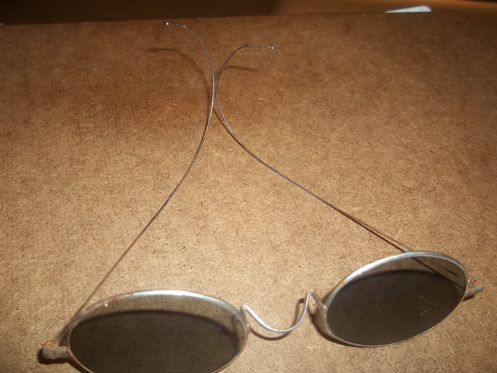 ANTIQUE GRANNY/GRAMPS STYLE SUNGLASSES WIRE EAR PIECES METAL FRAMES