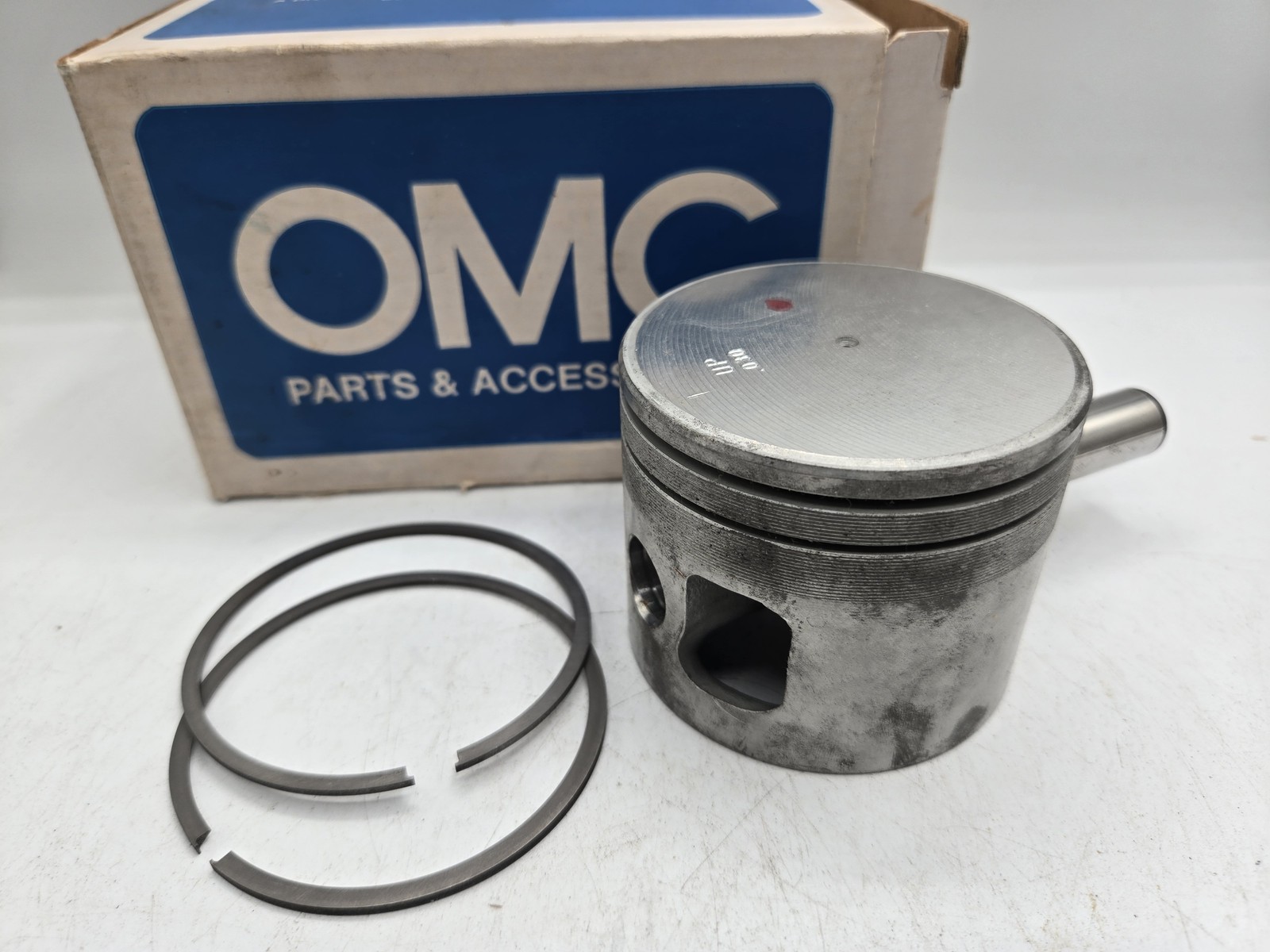 NEW OMC Johnson Evinrude OEM Piston Ring Assembly 396582 386316