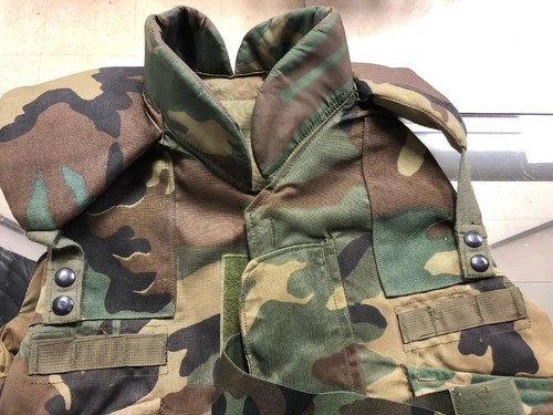 US ARMY Military Body Armor Fragmentation Protective Vest Camouflage Small 1982