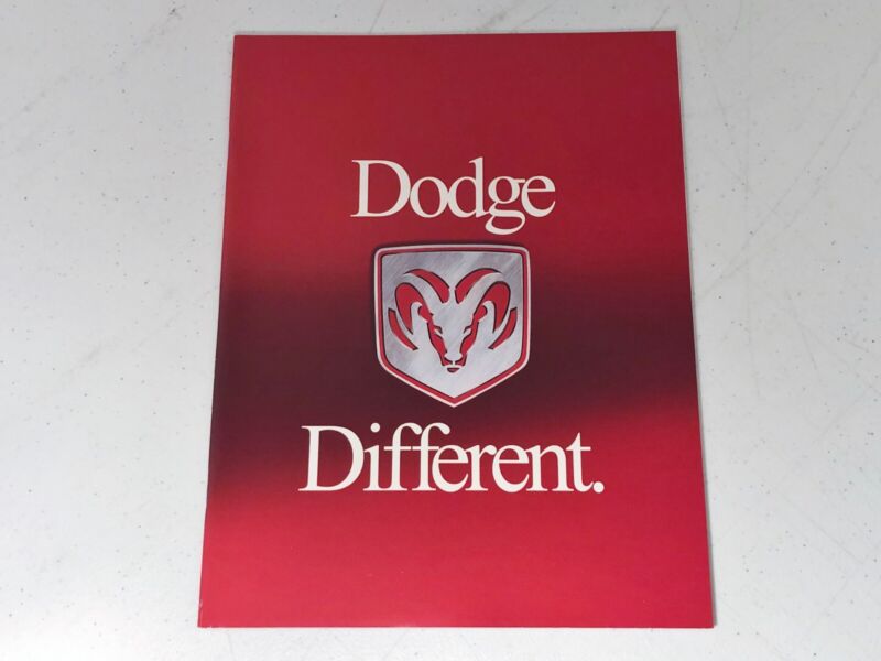 2000 DODGE CAR AND TRUCK FULL-LINE SALES BROCHURE CATALOG IN EXCELLENT CONDITION