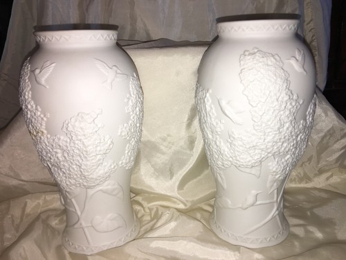 2-Cheryl Johnson Designed By GOEBEL White Porcelain Hummingbird Vase 11-1/4”