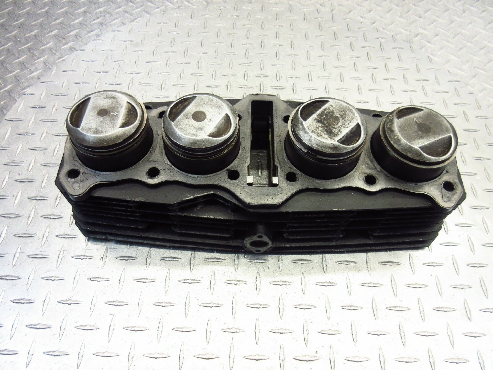 りん 1984 83 84 Kawasaki GPZ 1100 ZX1100 OEM Cylinder Barrels