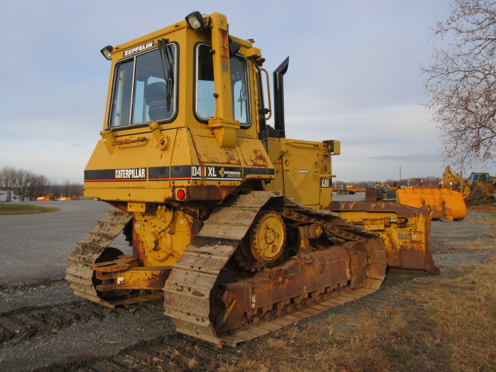 Caterpillar D4H XL Crawler Dozer, Cab, 6 Way blade, Very Clean, 2114 Hours