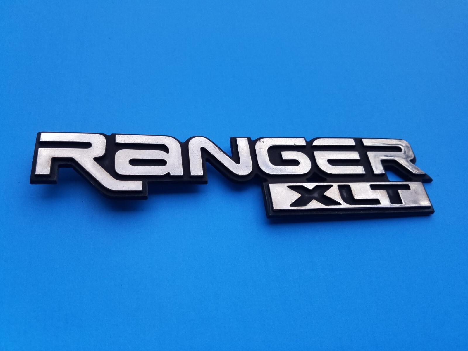 98 99 00 01 02 03 04 05 FORD RANGER XLT SIDE FENDER EMBLEM