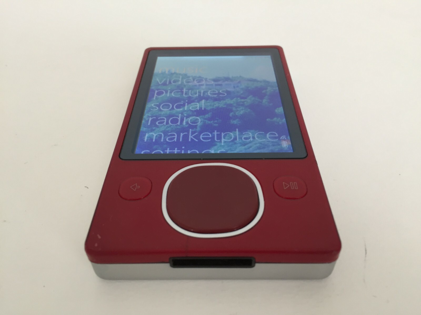 Microsoft Zune 3rd Gen Red 120GB Digital Media Player (M: 1376) Fully Functional