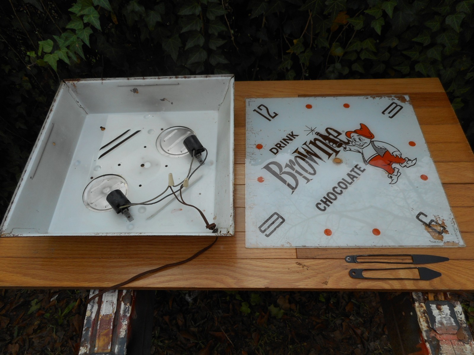 VINTAGE DRINK BROWNIE CHOCOLATE PAM CLOCK CO LIGHT SIGN ORIGINAL PARTS