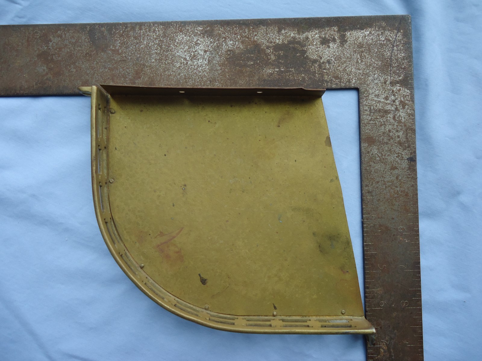 Pullman Railroad Brass Shelf-Will NOT Fit A Square Corner. SEE PICTURES.