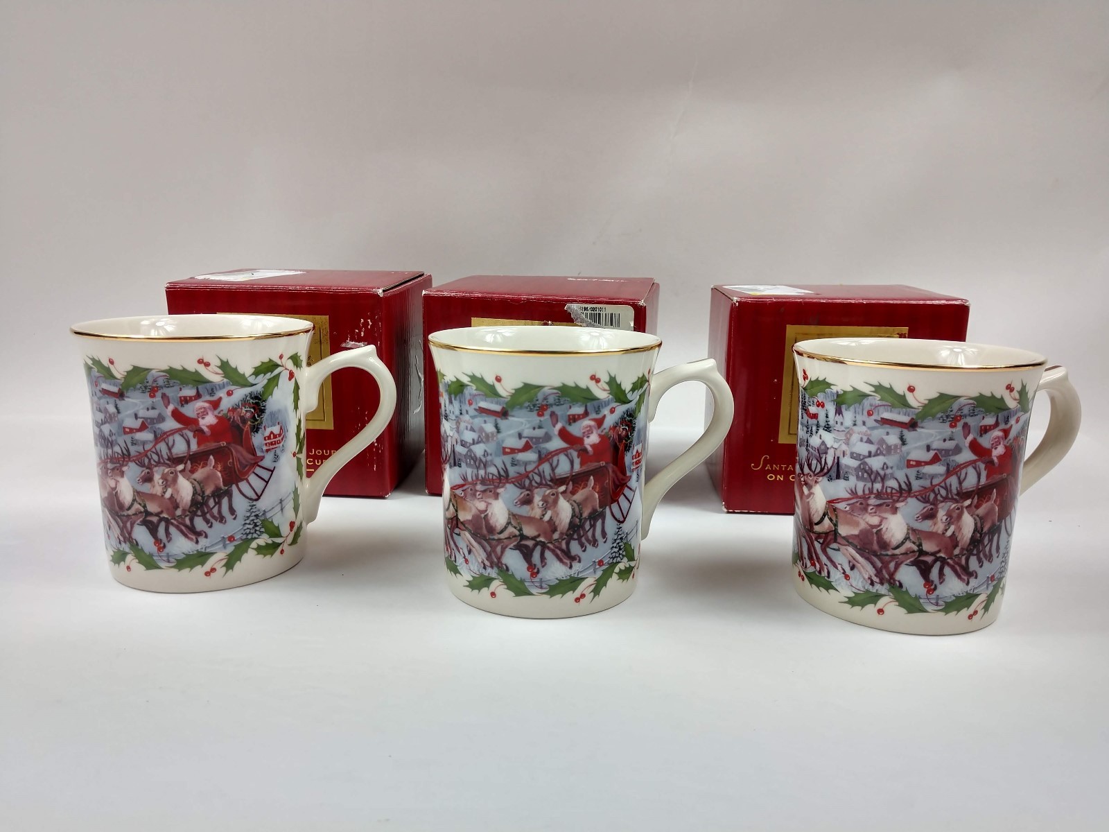 Lenox Fine Porcelain Santa's Holiday Journey On Cupid On Comet Mug Cup Gold Trim