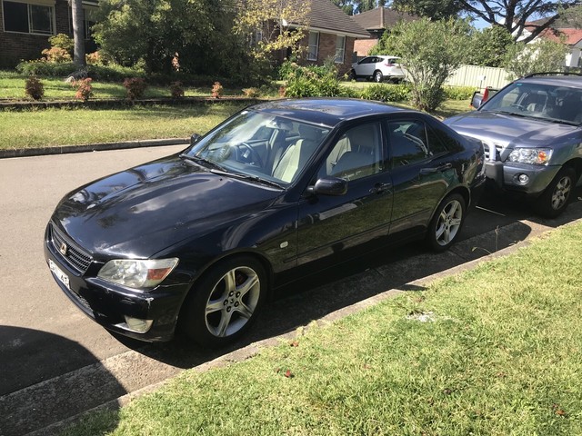 Lexus is200 1999