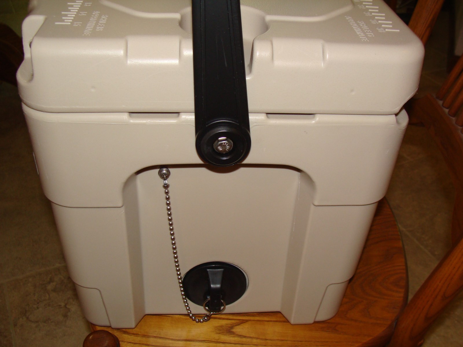 20 QUART IGLOO SPORTSMAN COOLER ICE CHEST TAN HEAVY DUTY T-GRIP LATCHES & HANDLE