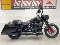 Harley-Davidson Road King Special - Big Spec 
