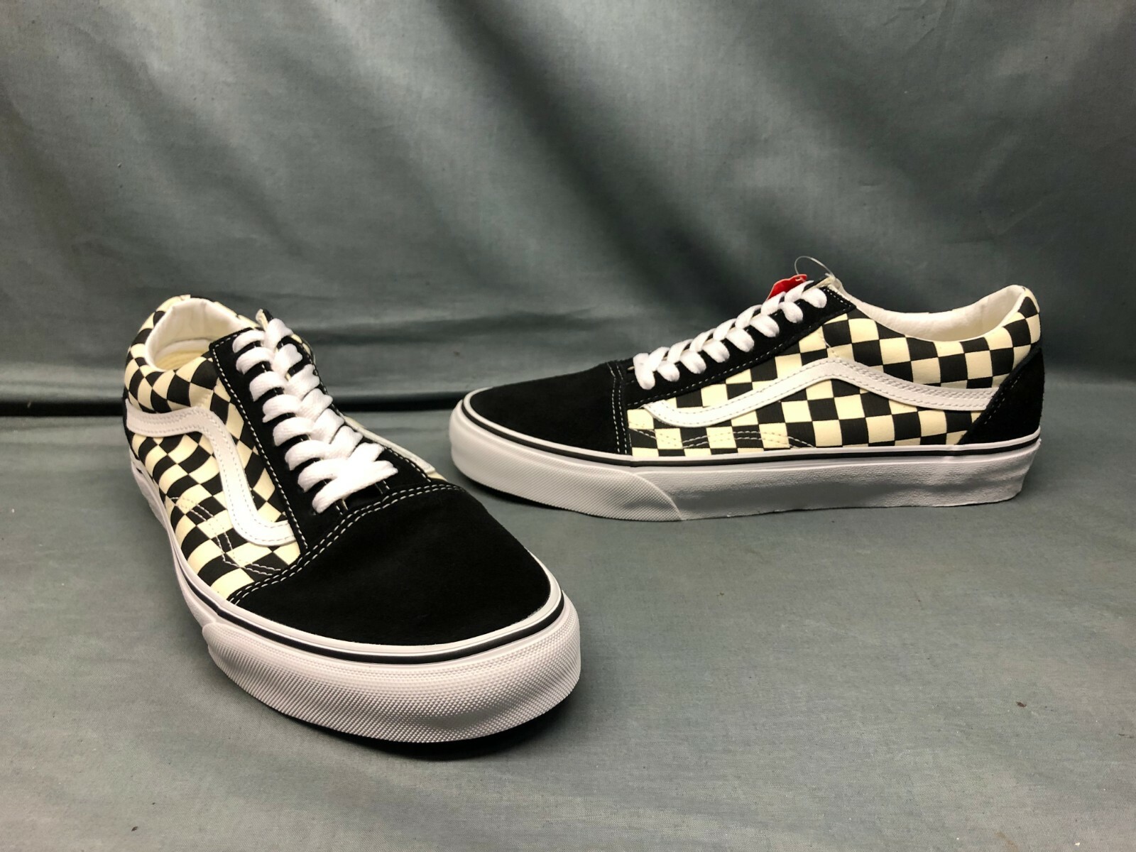 Vans Men's Old Skool Casual Sneakers 
