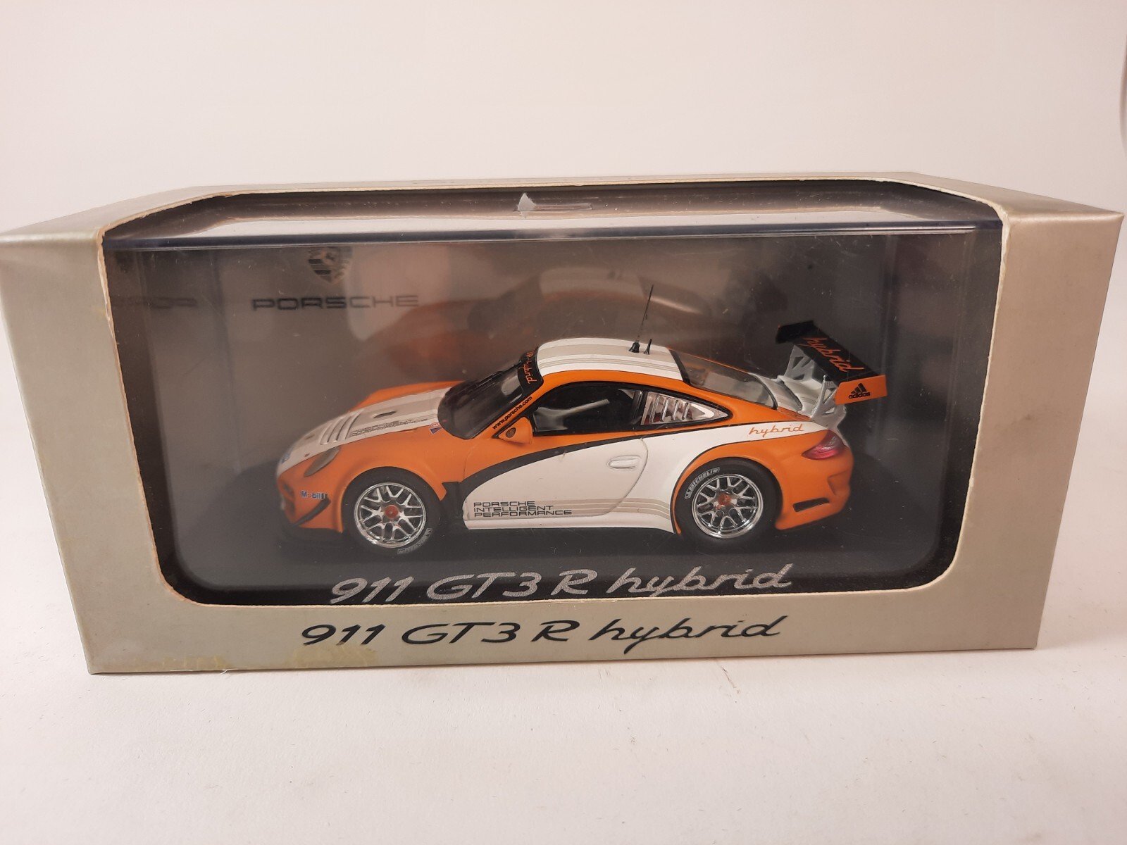 Minichamps Porsche 911 GT3 R Hybrid 2010 Dealer Box 1/43