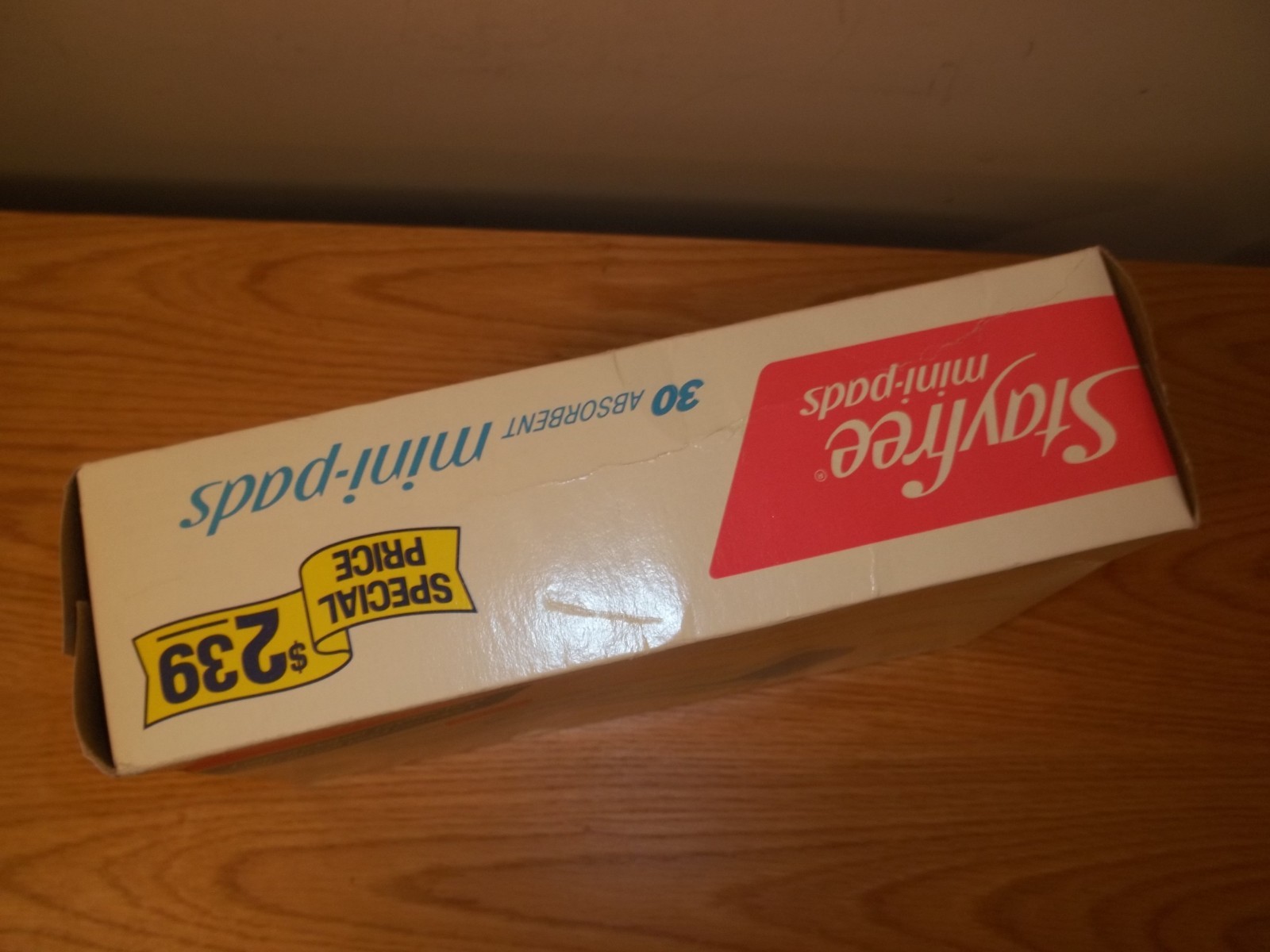 Vtg 1980's Unopened Box 30 Stayfree Absorbent Mini-Pads TV MOVIE PROP