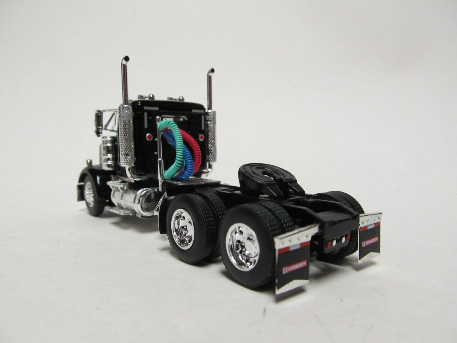 DCP / FIRST GEAR 1/64 SCALE W-900 KENWORTH DAY CAB, BLACK YELLOW ENGINE 