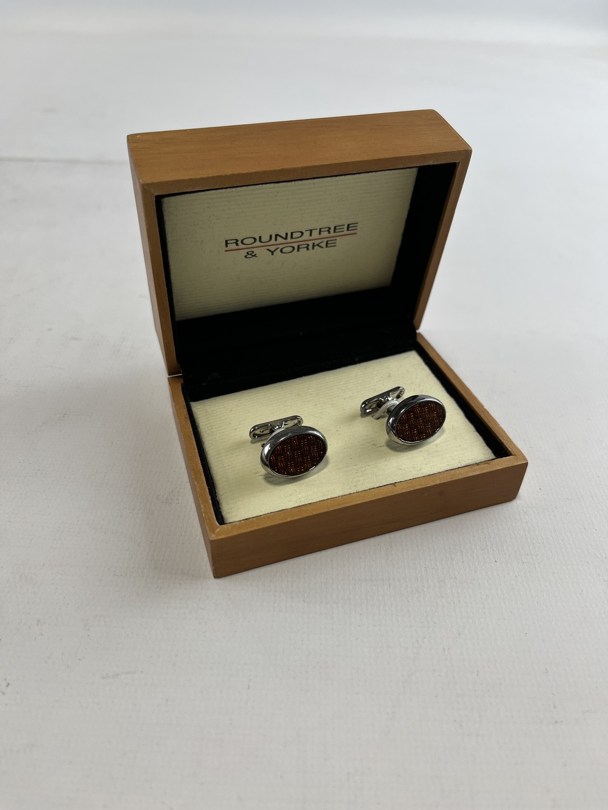 Mens Roundtree & Yorke Brown Oval Pattern Cufflinks NEW
