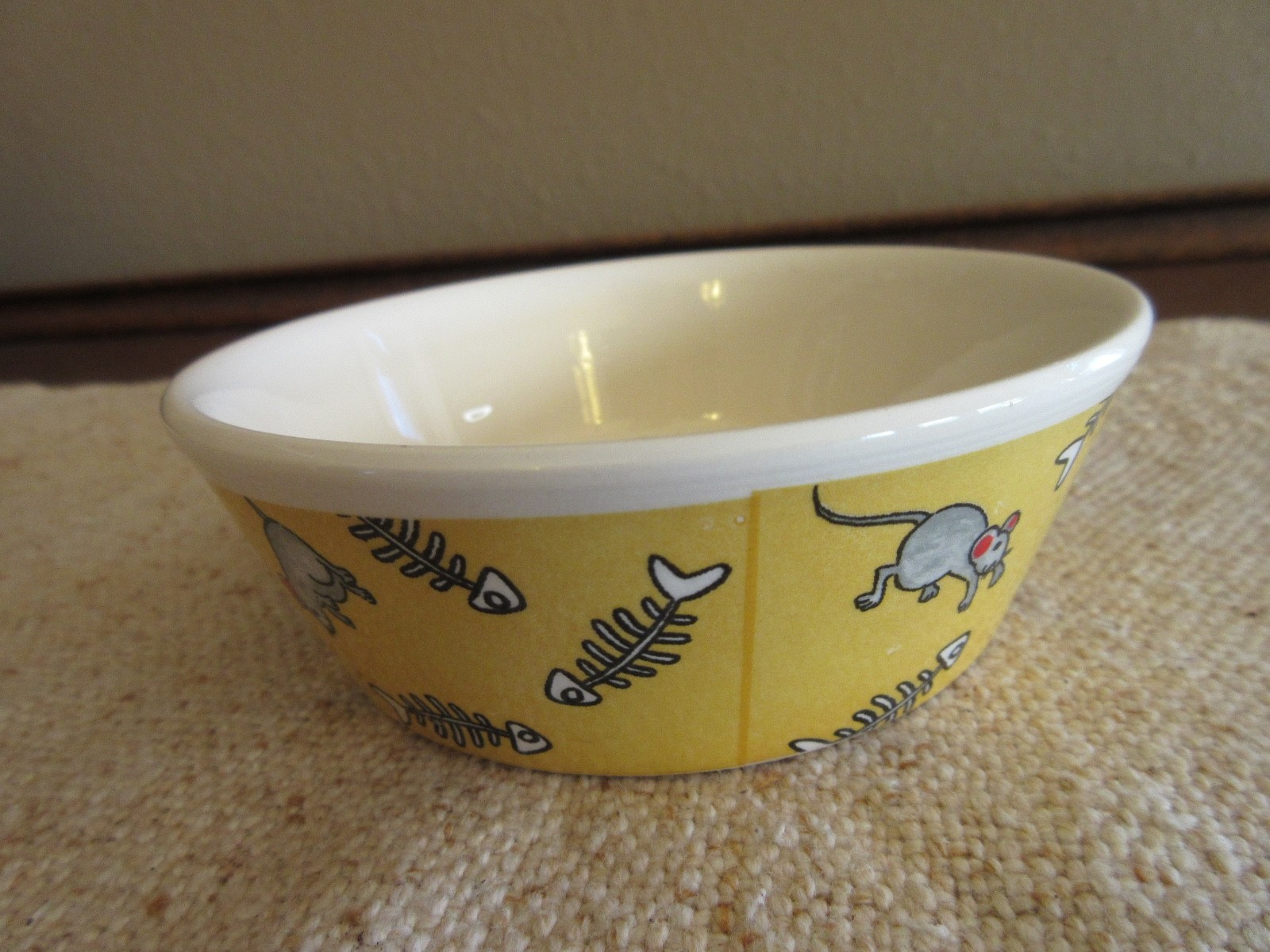 Quirky Debi Hron Small Ceramic Cat Food Dish/Bowl  2012 Gibson Everyday, EUC