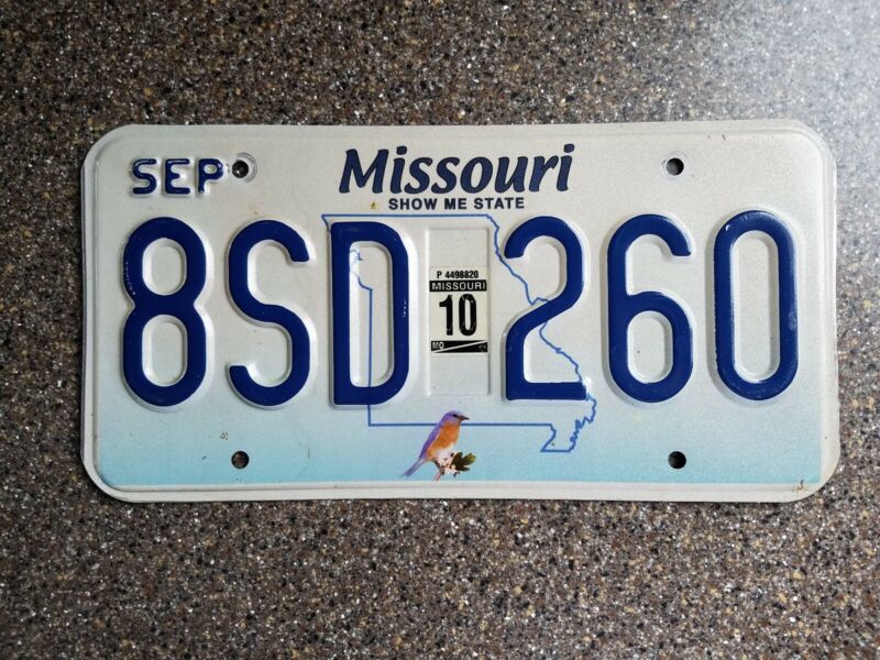 2010 Missouri License Plate 8SD 260 Show Me State