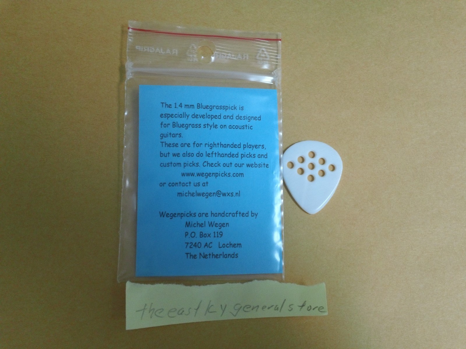 New Wegen Bluegrass (1 Total) Acoustic or Electric White Guitar Pick 1.4mm