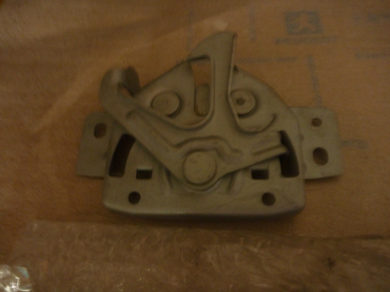 NEW Genuine Suzuki GV GRAND VITARA 2000-2006 BONNET CATCH