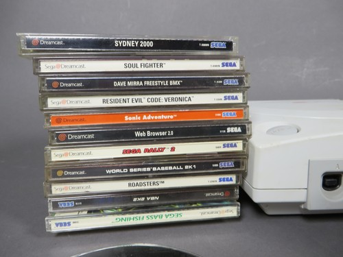 Sega Dreamcast Console System Games & Controllers Lot