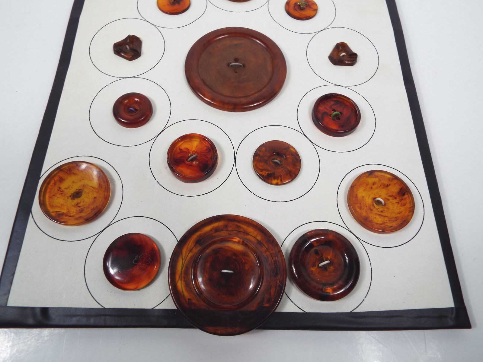 VINTAGE BUTTON COLLECTION Display Cards Collectors Estate Lot #131 Amber Metal