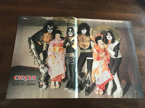 KISS & NIRVANA バンドポスターセット Amazon.com: Pyramid International Nirvana (Bathroom) Maxi