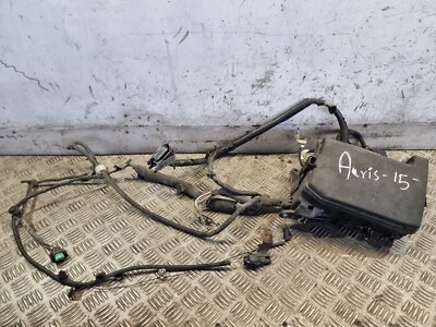 TOYOTA AURIS ESTATE FUSE BOX 1.8L HYBRID ELECTRIC CVT 2015  FUSE BOX
