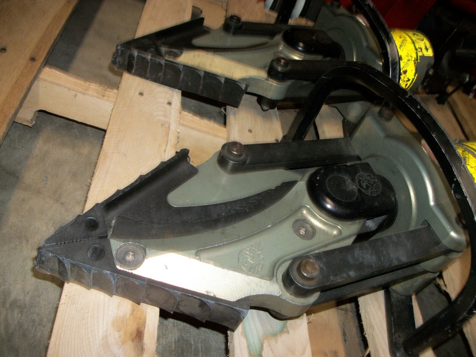 LOT OF 2 NICE PHOENIX FIRE RESCUE HYDRAULIC SPREADER