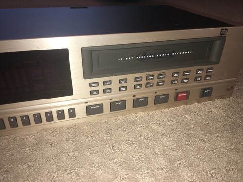 Alesis 20-Bit Digital Audio Recorder Adat Type II LX20