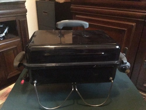 WEBER Go-Anywhere Propane Gas Grill Portable/ Tailgate 1141001 Never Used