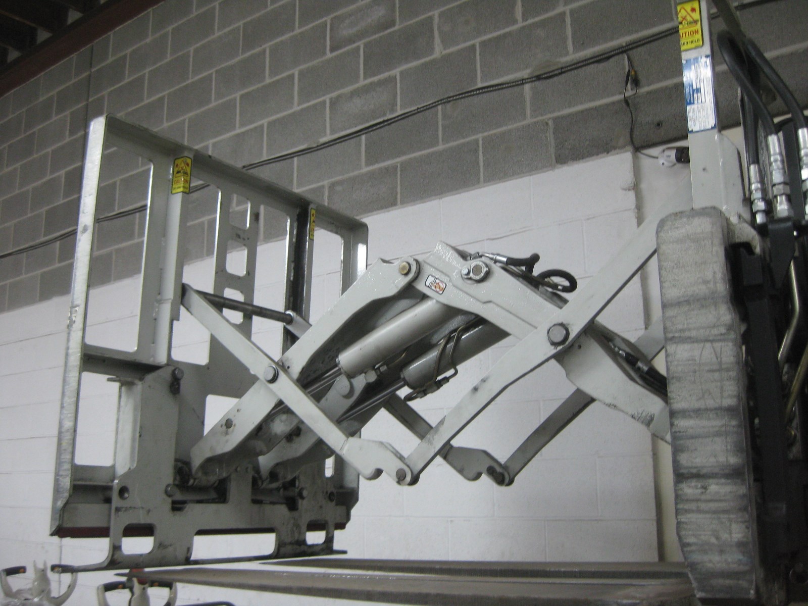 CROWN Electric FC4525-40 FORKLIFT - 4000 lb capacity -w/Cascade PushPull Attach