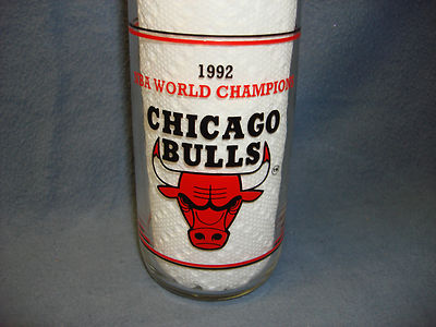 CHICAGO BULLS BASKETBALL  DRINKING  GLASSES SET OF 8.   1 1992 WORLD CHAMPIONS