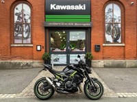 2017 / 67 reg Kawasaki Z900 naked motorcycle in Grey with Green Frame