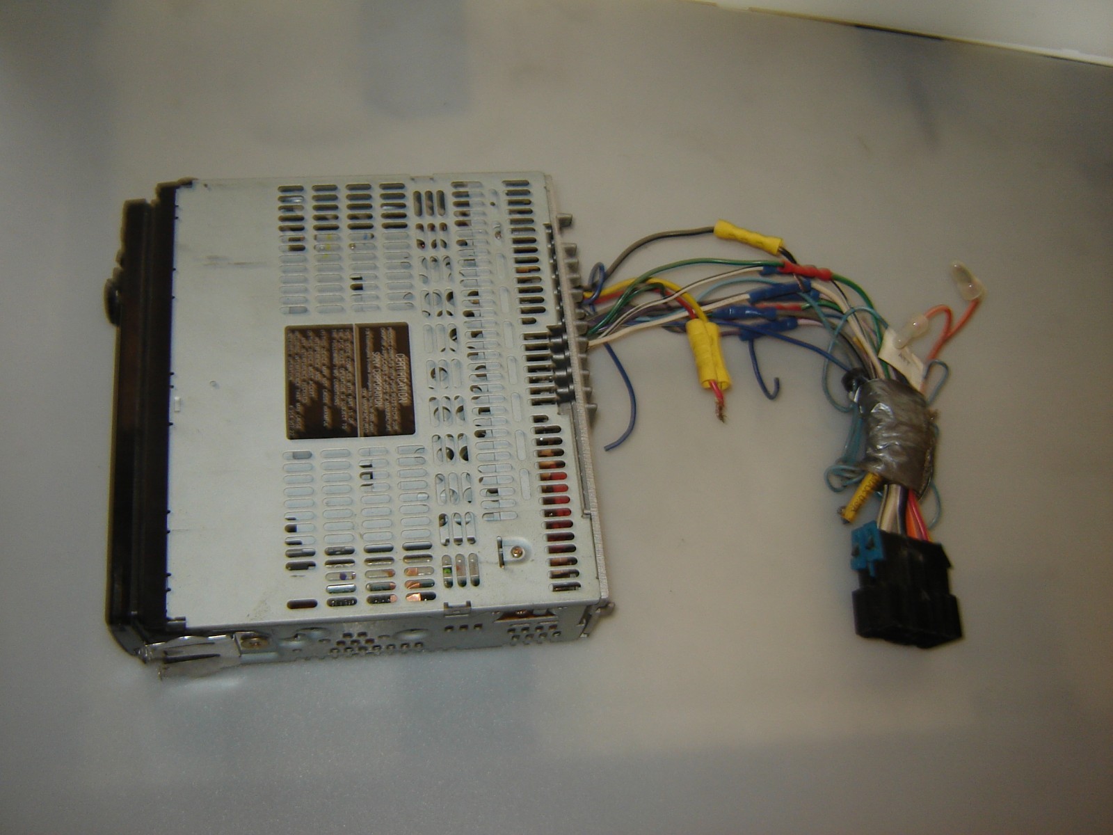 SONY CDX-L600X FM/AM COMPACT DISC PLAYER TESTED