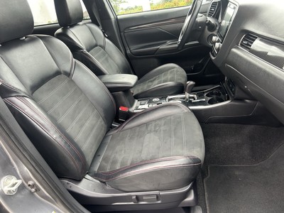 image 12 of interior