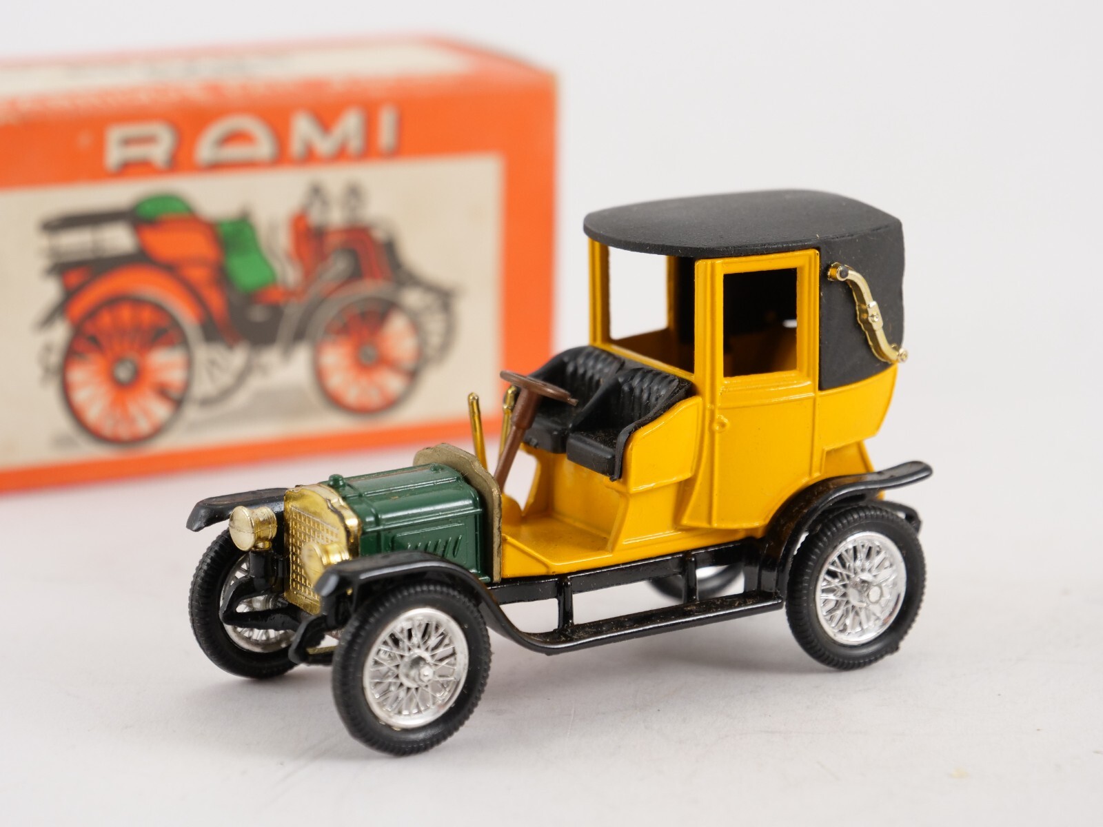 ミニカー SPOT - ON NO.193 NSU PRINZ 4 Spot-on Nr°193 NSU Prinz 4 1/42 IN Schachtel | eBay