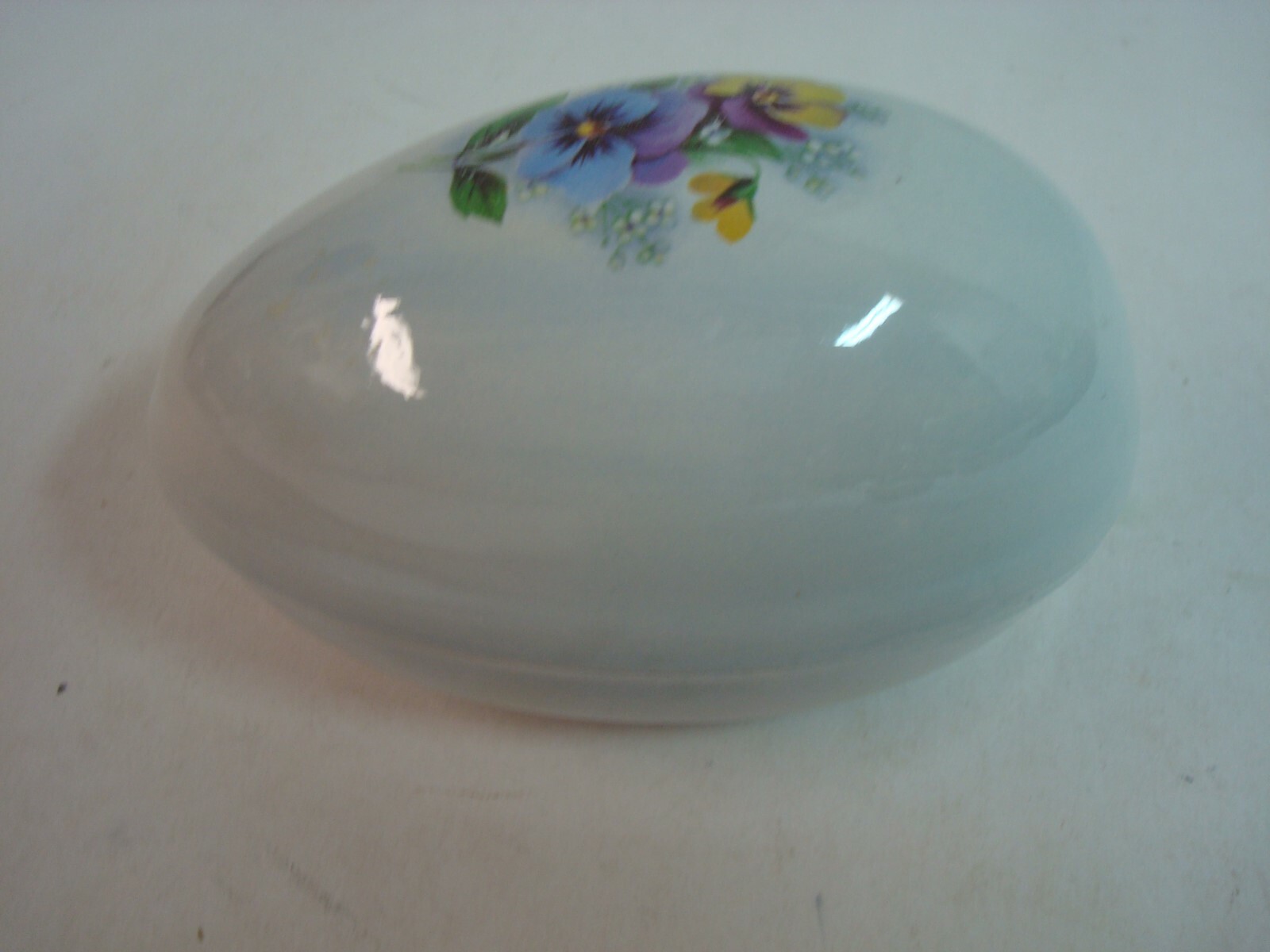 Beautiful Bone China Egg Shaped Lidded Trinket Box , 4 1/2 X 3