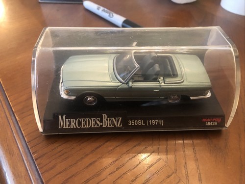 New Ray 48429 Mercedes - Benz 350SL 1971 Die Cast 1:43 Scale