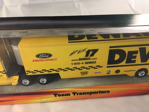 2000 Hot Wheels NASCAR DeWalt Team Transporter #17 Matt Kenseth NIB