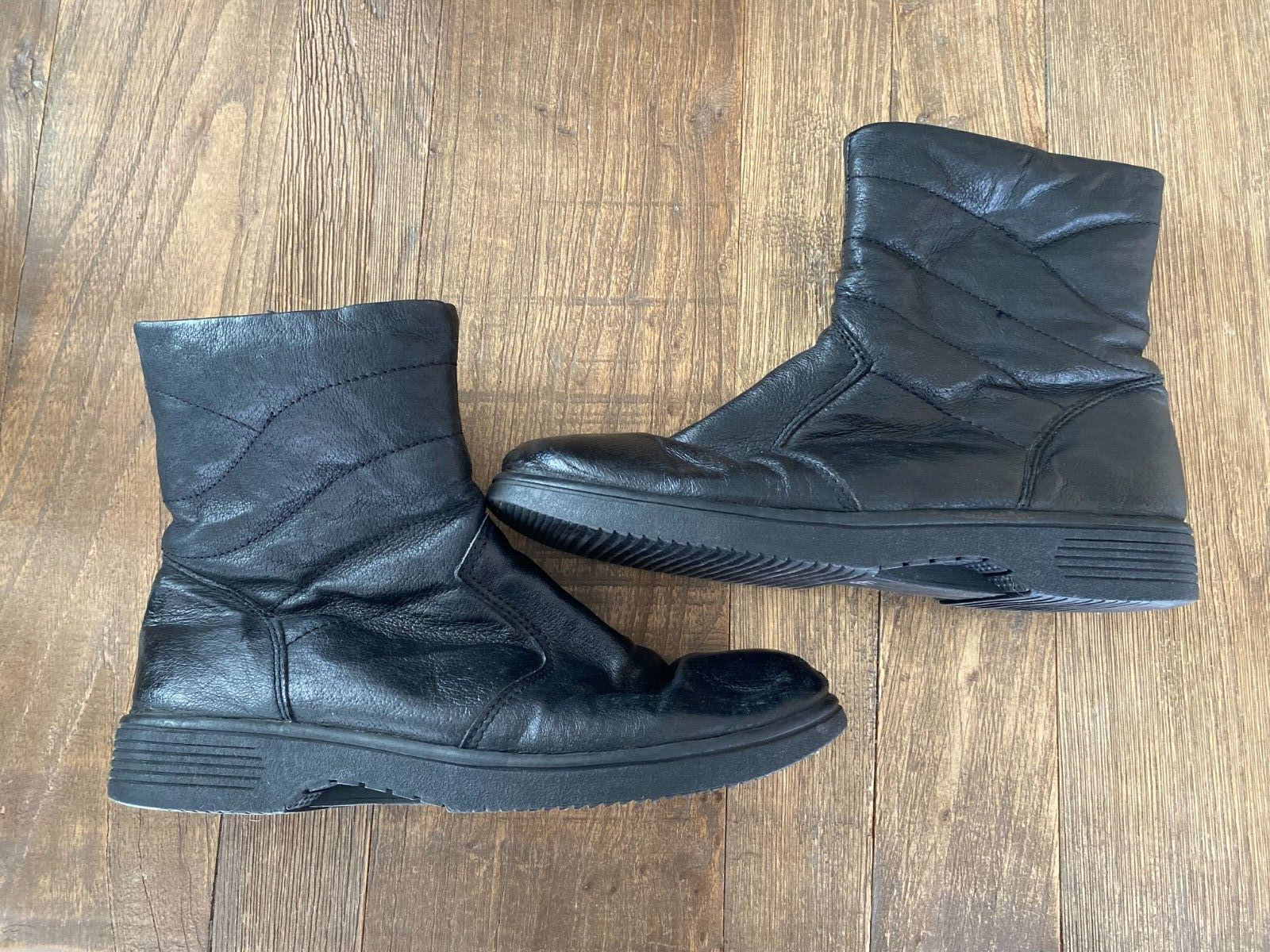 Pig Leather Black Color 9 M Side Zip