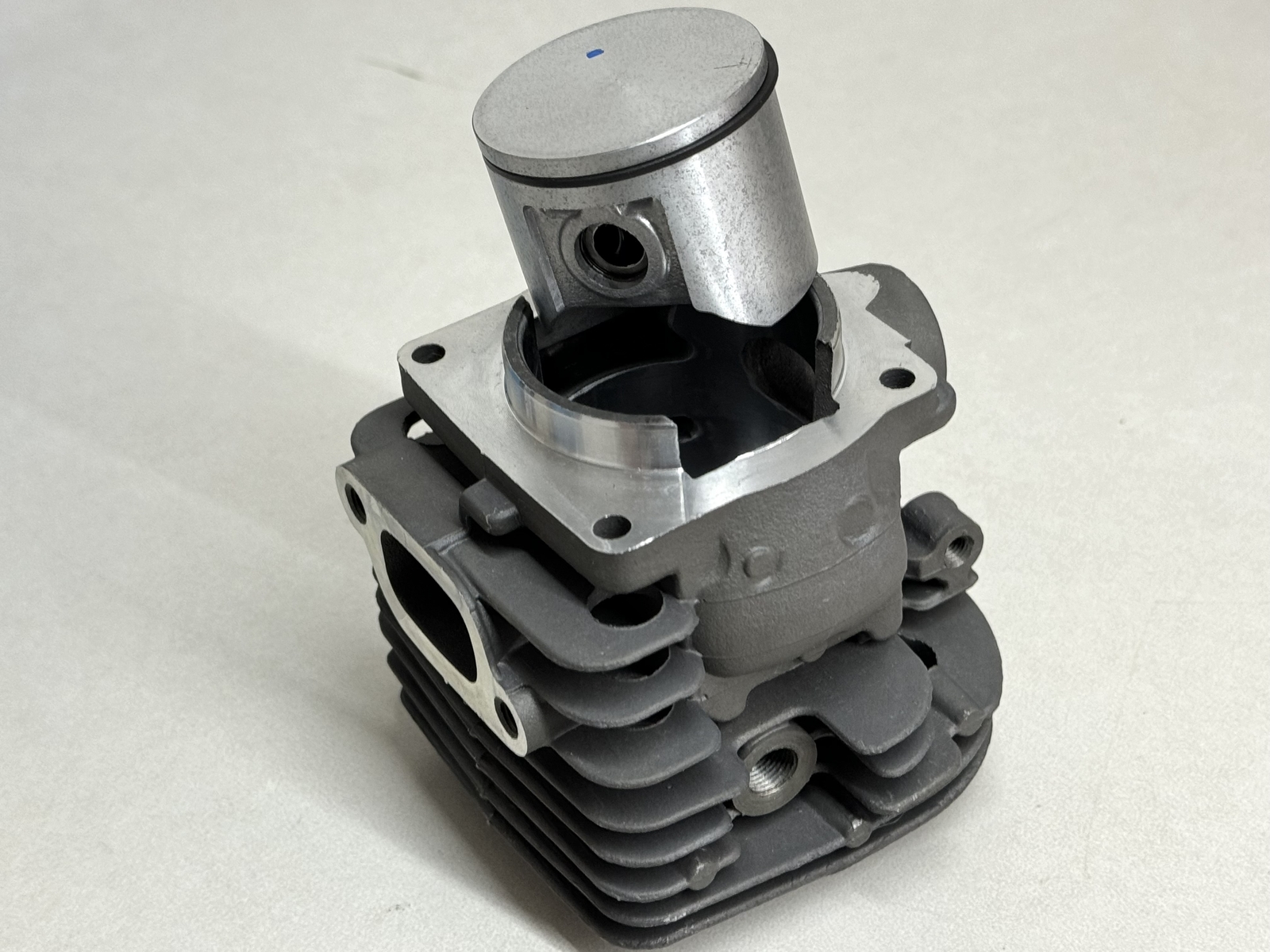 REPLACES HUSQVARNA 537157304 537157302 CYLINDER PISTON KIT 357 359  J 2156 2159 - Picture 1 of 7